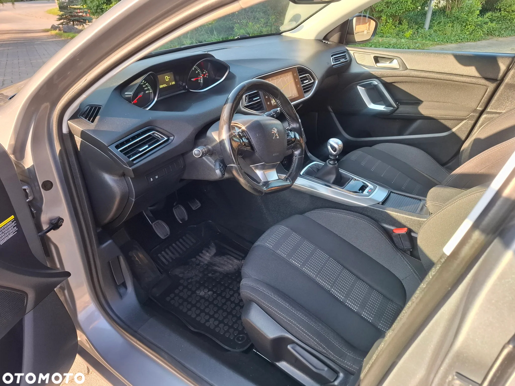 Peugeot 308 1.2 PureTech GPF Active Pack Business S&S - 18