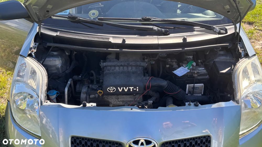 Toyota Yaris - 16