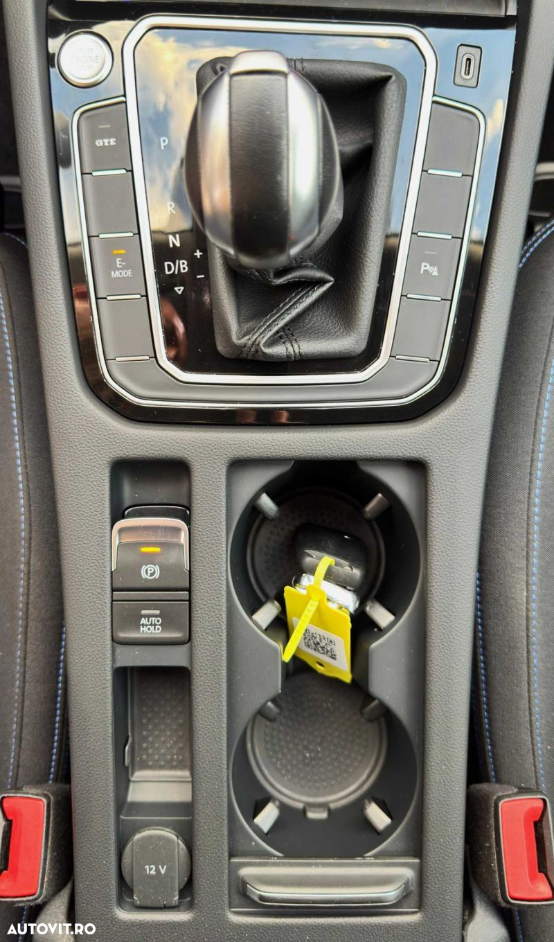 Volkswagen Passat - 26