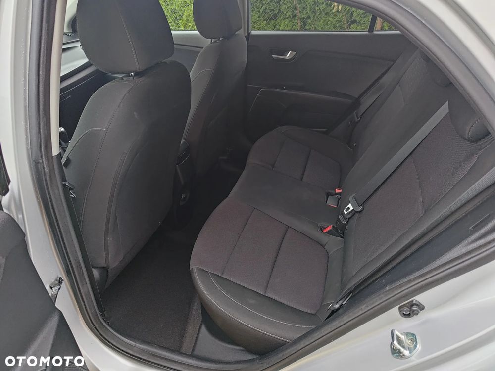 Kia Rio - 19