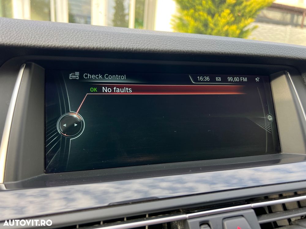 BMW Seria 5 530d xDrive AT - 24