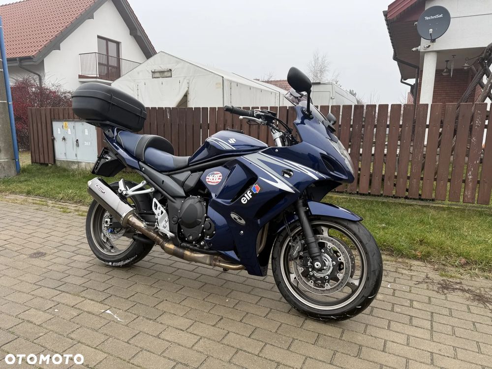 Suzuki GSX - 2