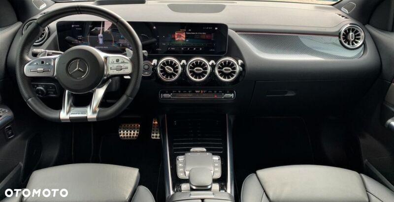 Mercedes-Benz GLA - 12