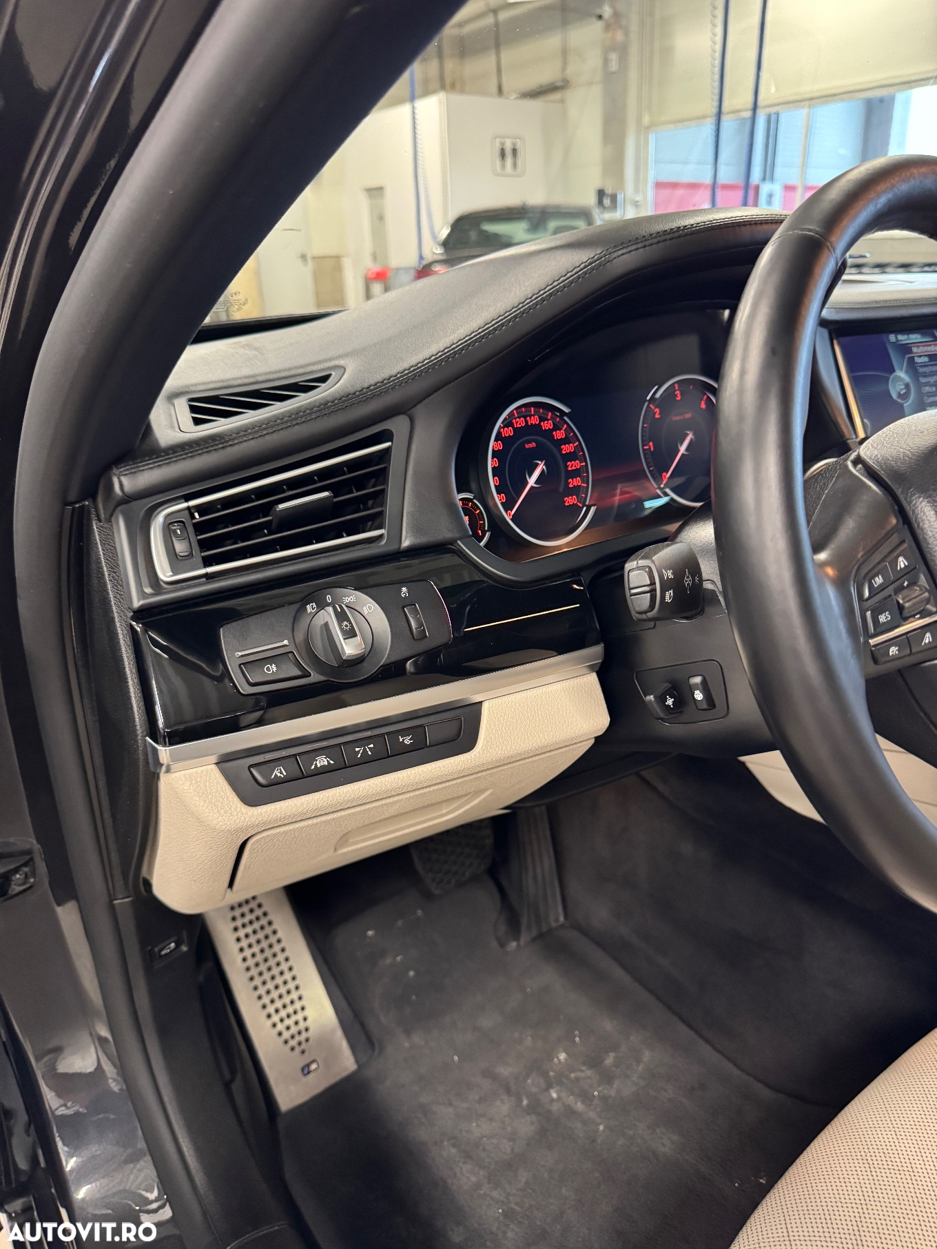 BMW Seria 7 750d xDrive - 11