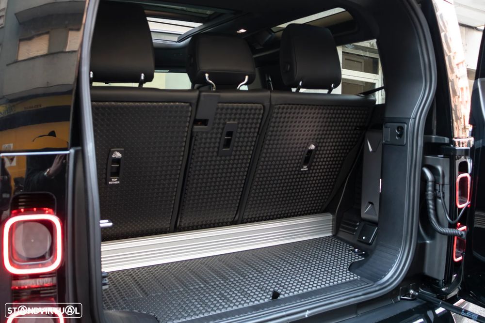 Land Rover Defender - 40