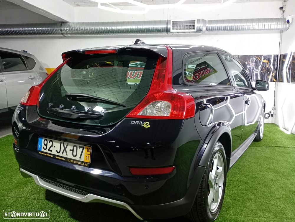 Volvo C30 1.6 D Drive Momentum — fotografia 35