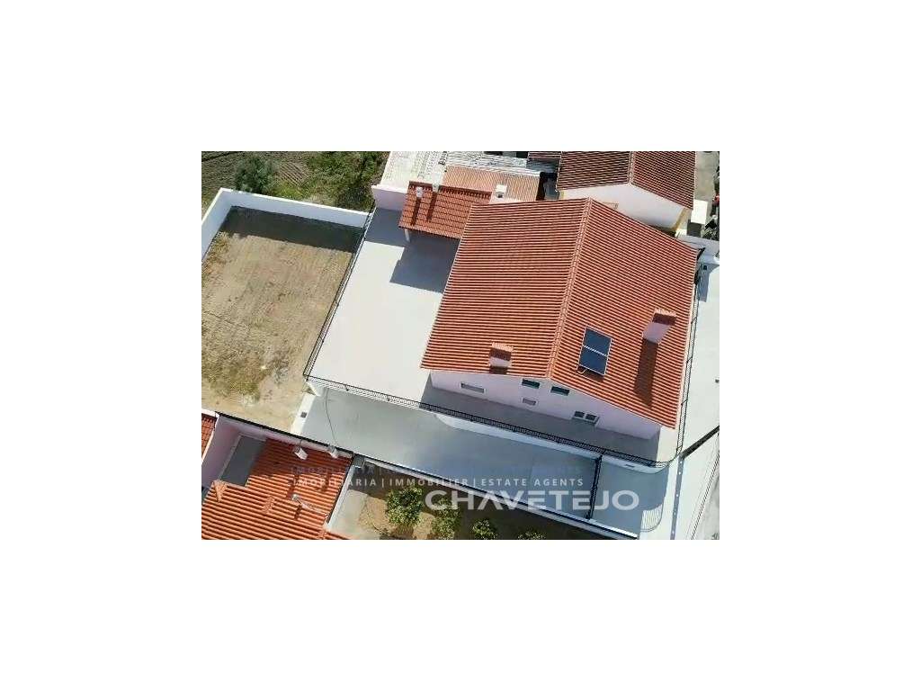 Moradia totalmente nova com 3 quartos enorme garagem para venda em ... - Grande imagem: 3/37