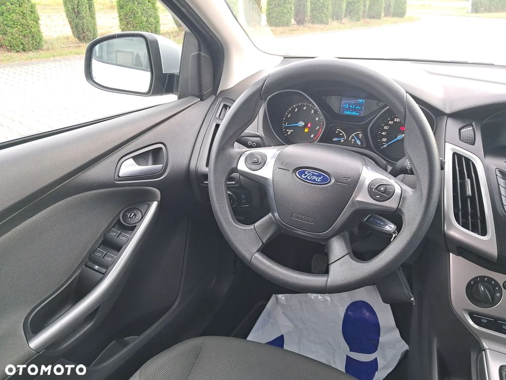 Ford Focus 1.6 Trend - 17
