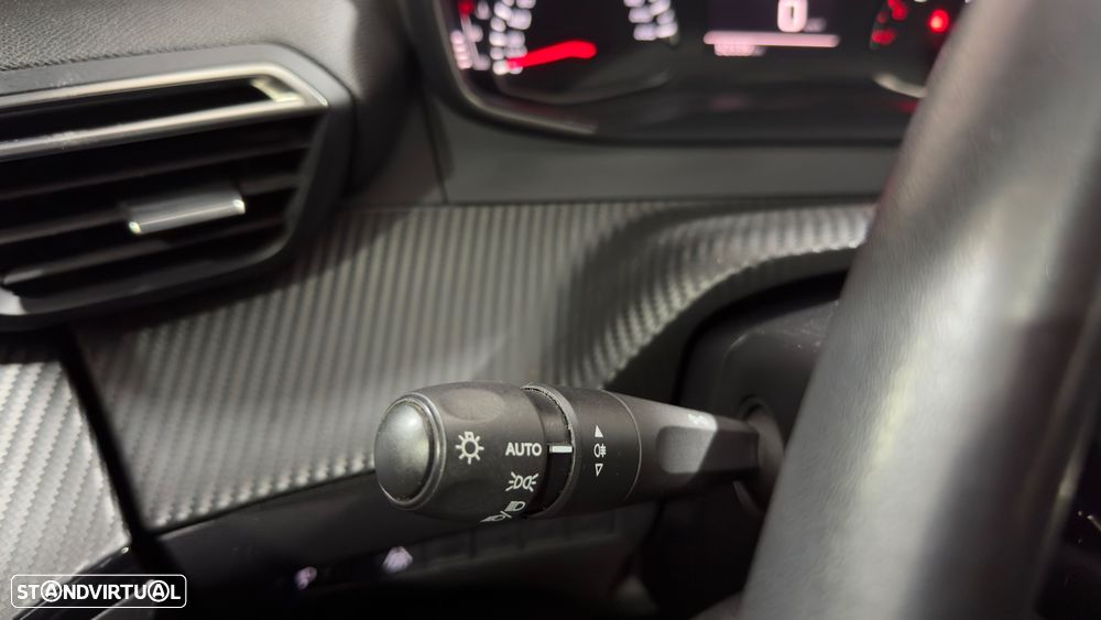 Peugeot 2008 1.2 PureTech Active - 19