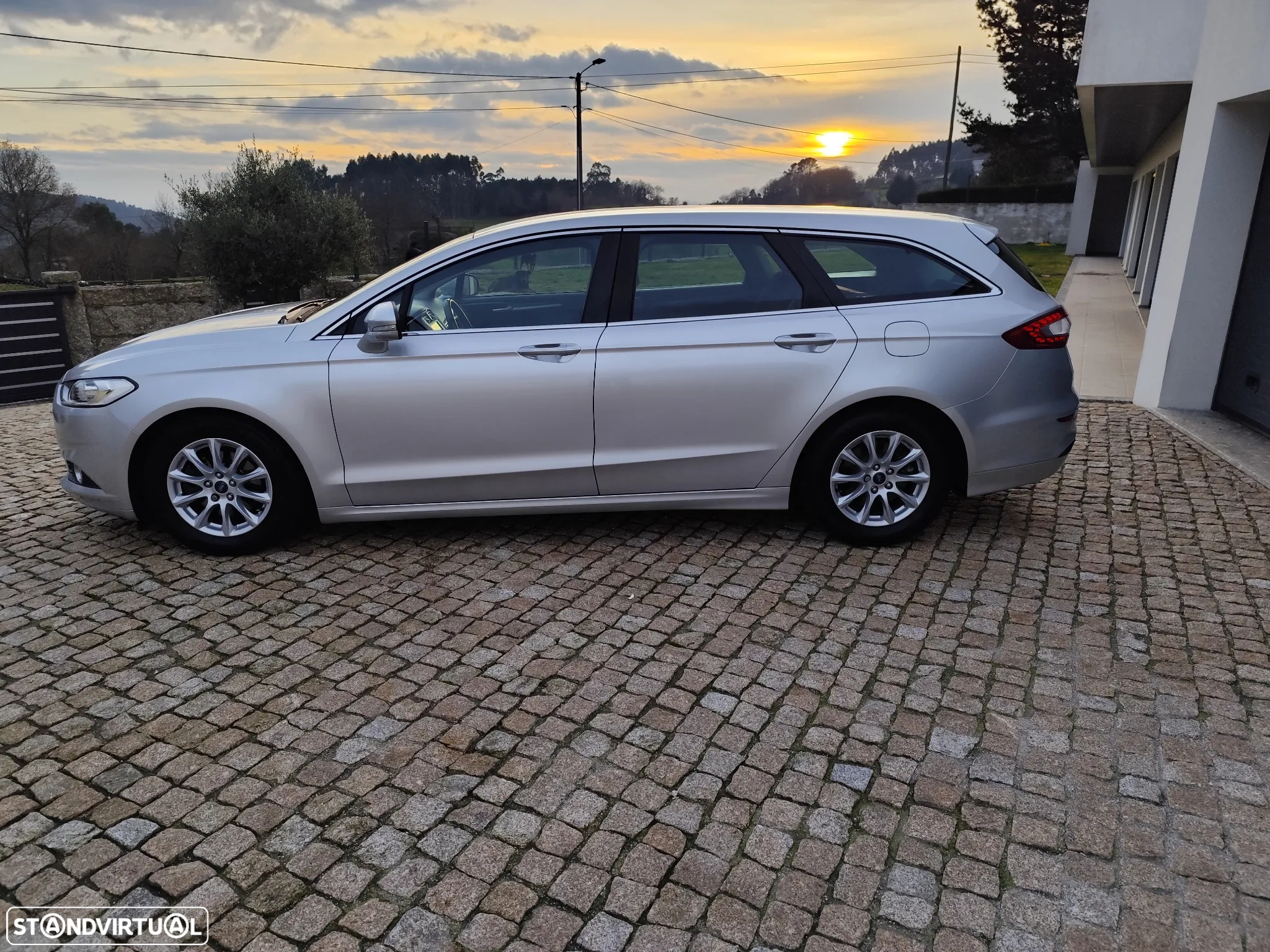 Ford Mondeo SW 1.5 TDCi Business Plus ECOnetic - 14