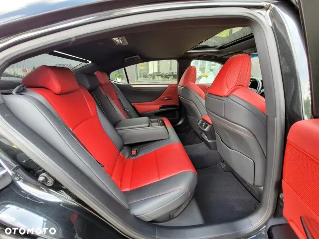 Lexus ES 300h F Sport Edition - 15