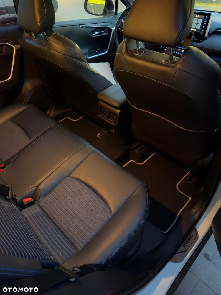 Toyota RAV4 2.5 Hybrid Black Edition by JBL 4x4 - 22