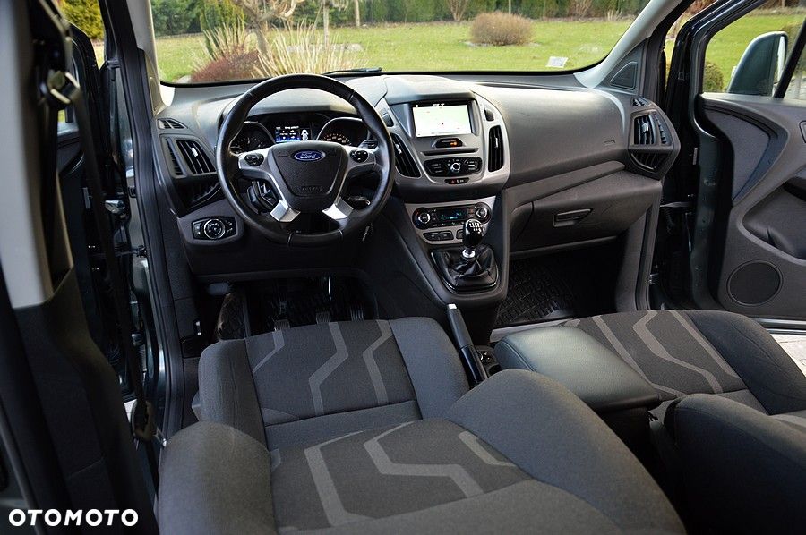 Ford Tourneo Connect 1.5 TDCi Start-Stop Titanium - 24