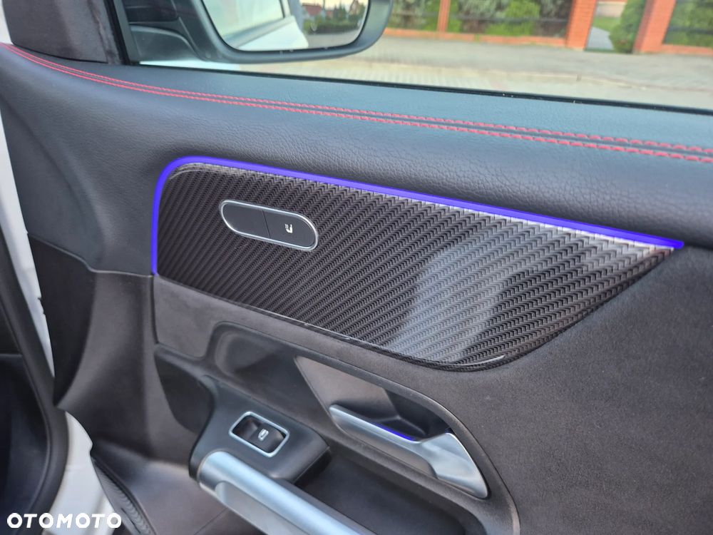Mercedes-Benz GLB 200 AMG Line 7G-DCT - 8