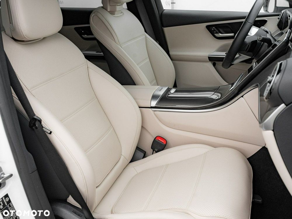 Mercedes-Benz GLC - 28