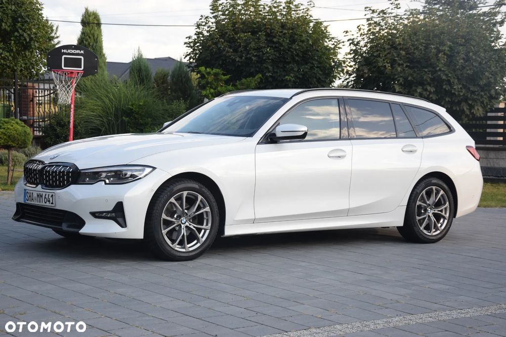 BMW Seria 3 320d xDrive Luxury Line Purity sport - 11