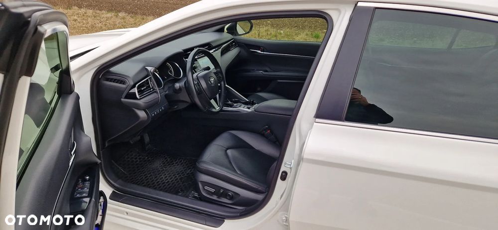 Toyota Camry 2.5 Hybrid Comfort CVT - 12