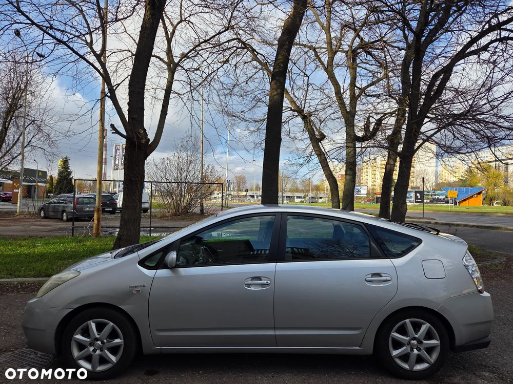 Toyota Prius 1.5 VVT-i Prestige - 4
