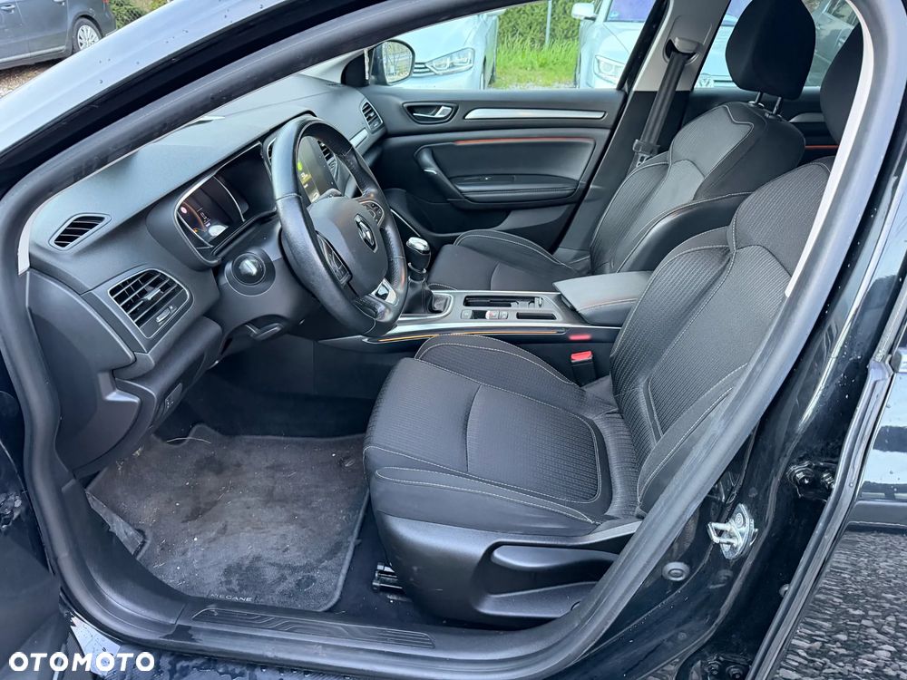 Renault Megane TCe 115 GPF LIMITED - 30