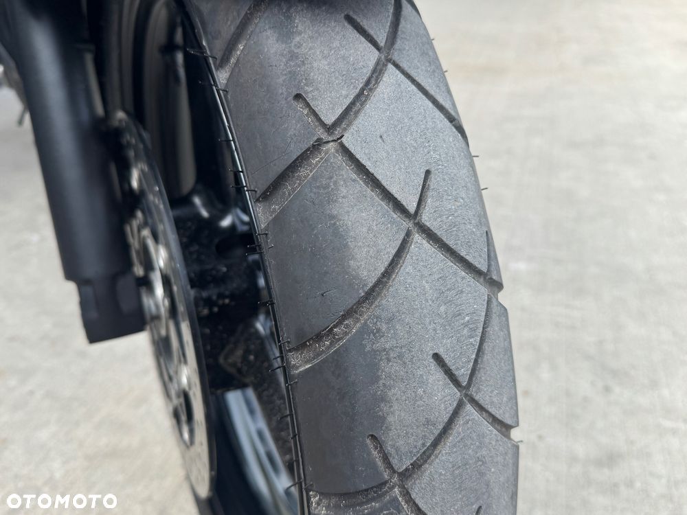 Suzuki V-STROM - 35