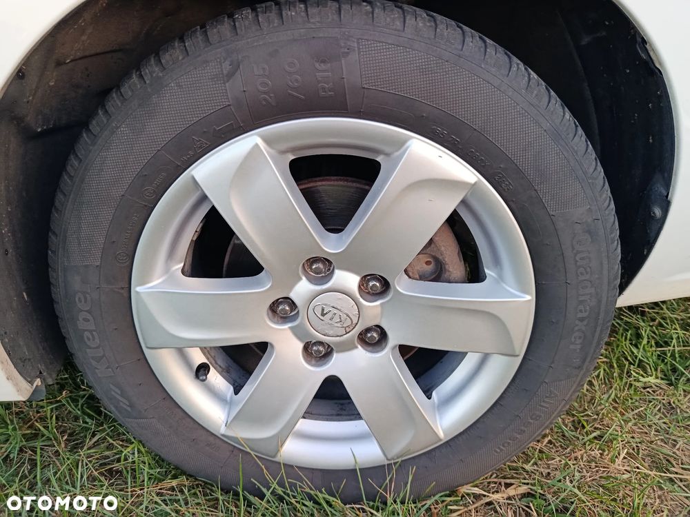 Kia Carens 2.0 EX - 16