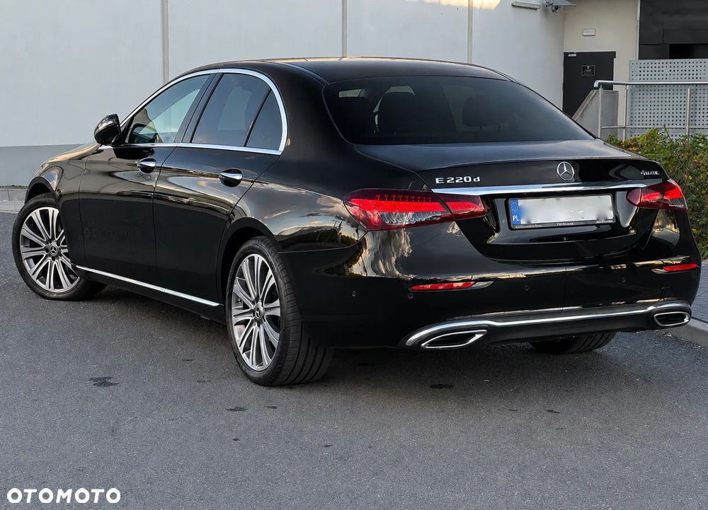 Mercedes-Benz E-Class 2022 photo 2