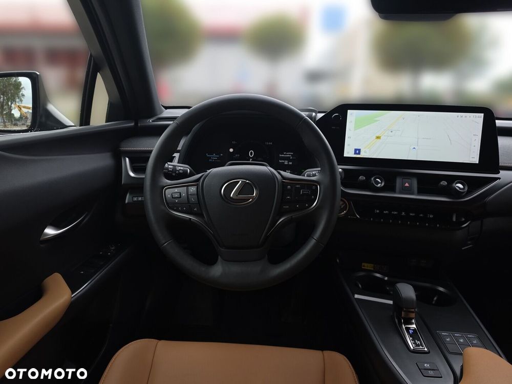 Lexus UX 300h F Sport Design - 11
