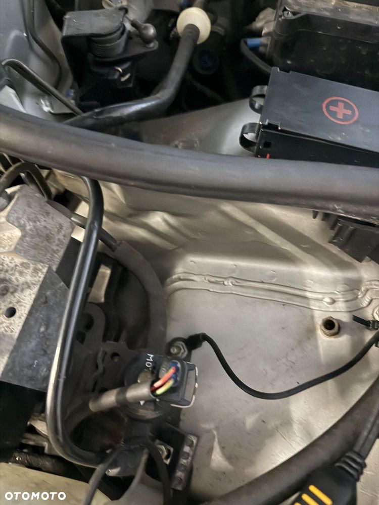 Mercedes-Benz Klasa E ver-320-4--matic-t-avantgarde - 10