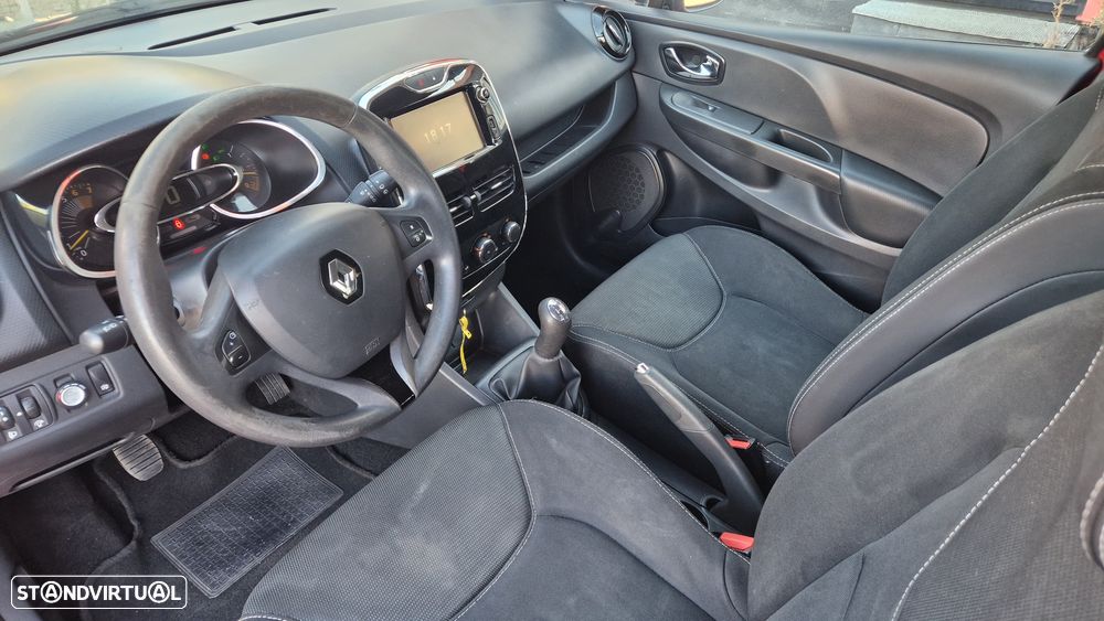 Renault Clio Sport Tourer 0.9 TCE Dynamique S - 11