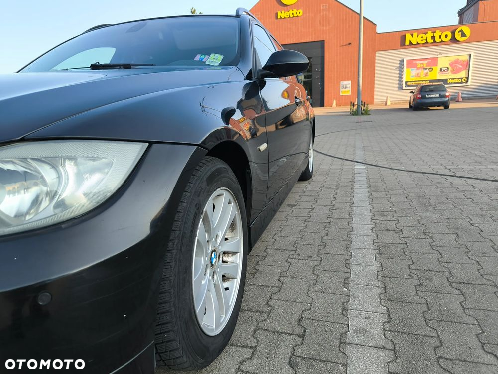 BMW Seria 3 318d DPF Touring - 4