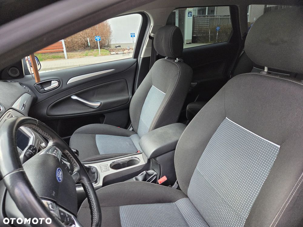 Ford Mondeo 2.0 Trend - 9