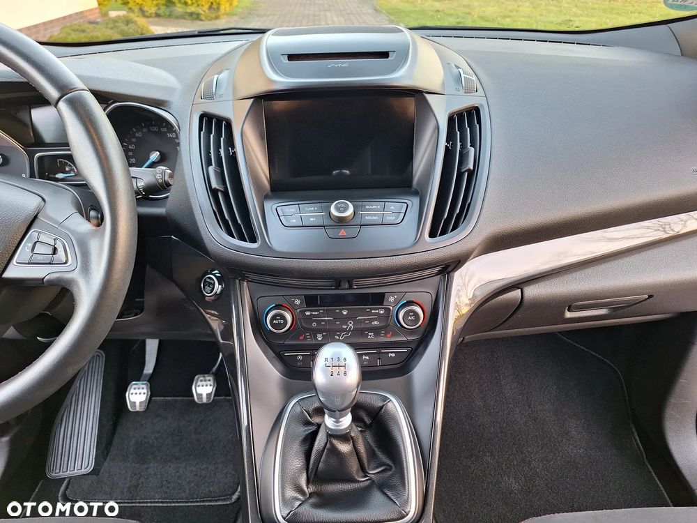 Ford Kuga 1.5 EcoBoost 2x4 ST-Line - 9