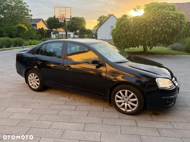 Volkswagen Jetta 1.9 TDI Comfortline - 4