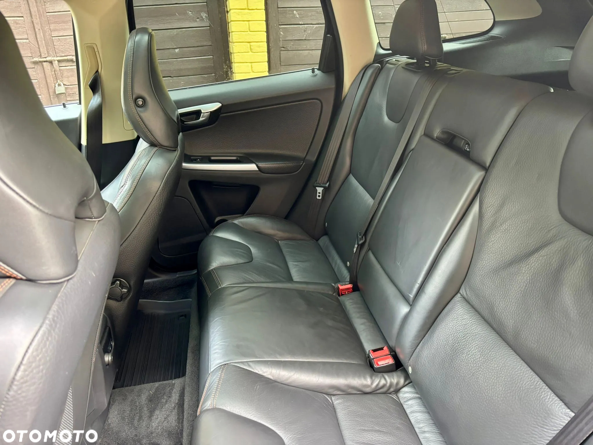 Volvo XC 60 T6 AWD Momentum - 9