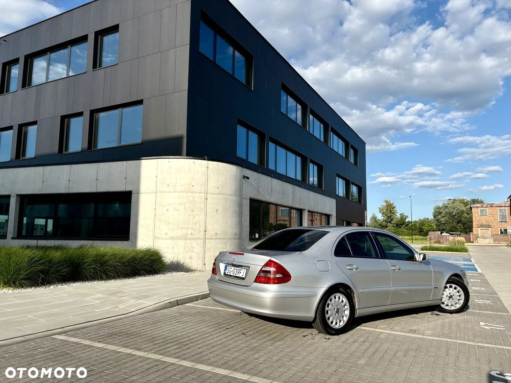 Mercedes-Benz Klasa E 200 CDI Classic DPF - 18