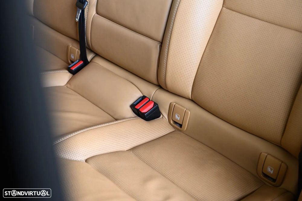 Volvo XC 60 2.0 D4 Inscription AWD Geartronic - 31