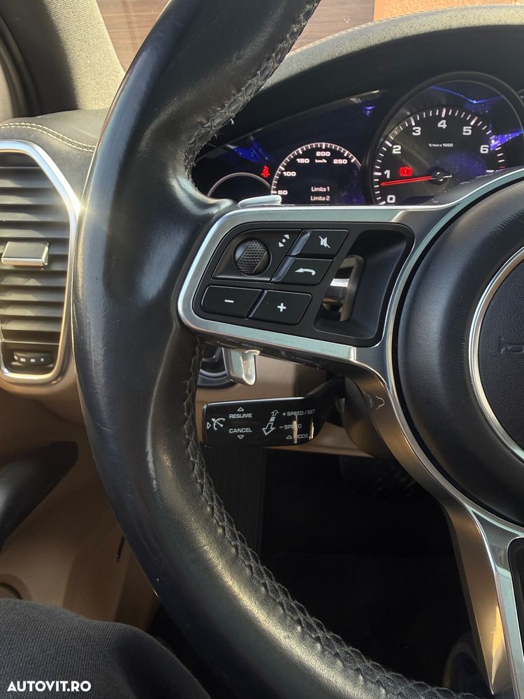 Porsche Cayenne Standard - 21