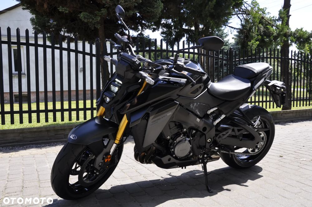 Suzuki GSX 1000 - 6