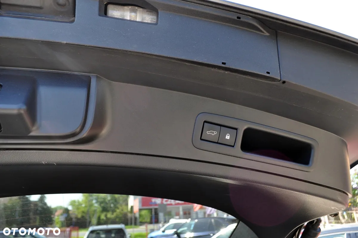 Lexus UX 250h GPF F Impression 2WD - 37