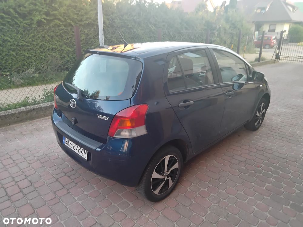 Toyota Yaris 1.0 VVT-i Cool - 4