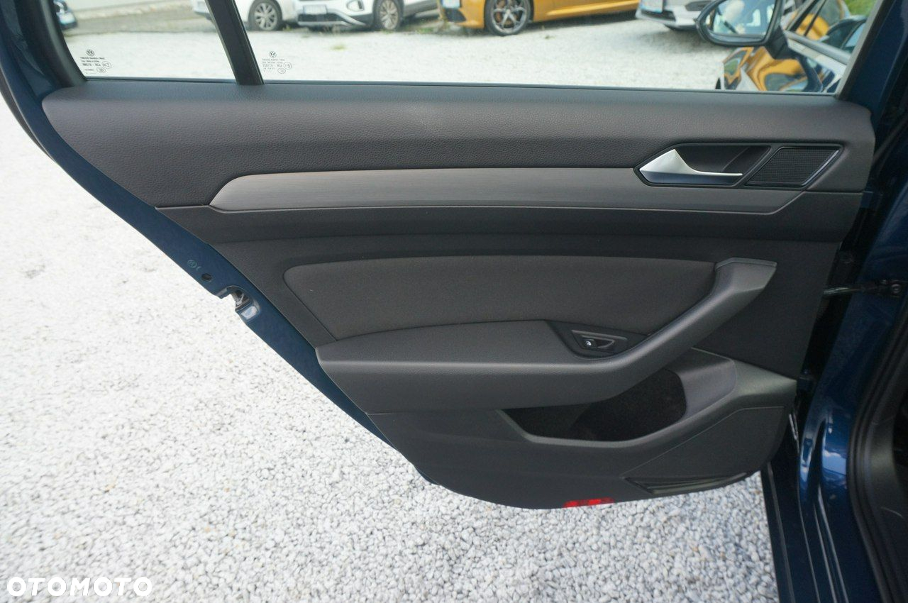 Volkswagen Passat 2.0 TDI EVO Essence - 23