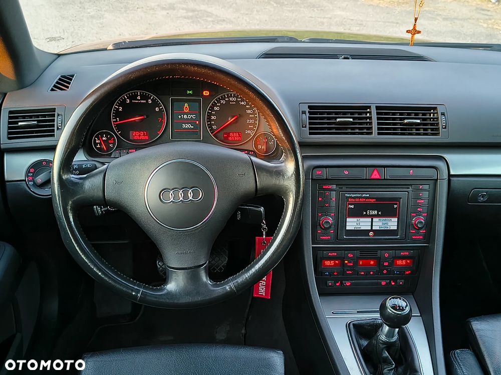 Audi A4 Avant 3 - 22