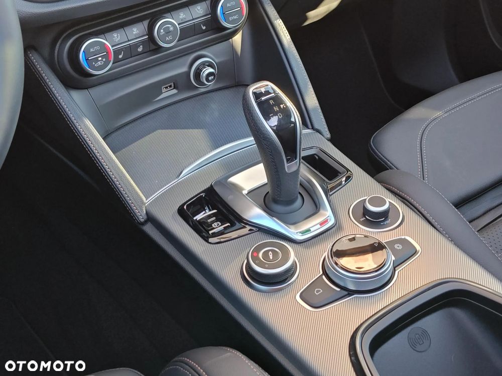 Alfa Romeo Stelvio - 19