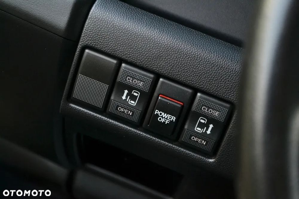 Mazda 5 2.0 Exclusive + - 26
