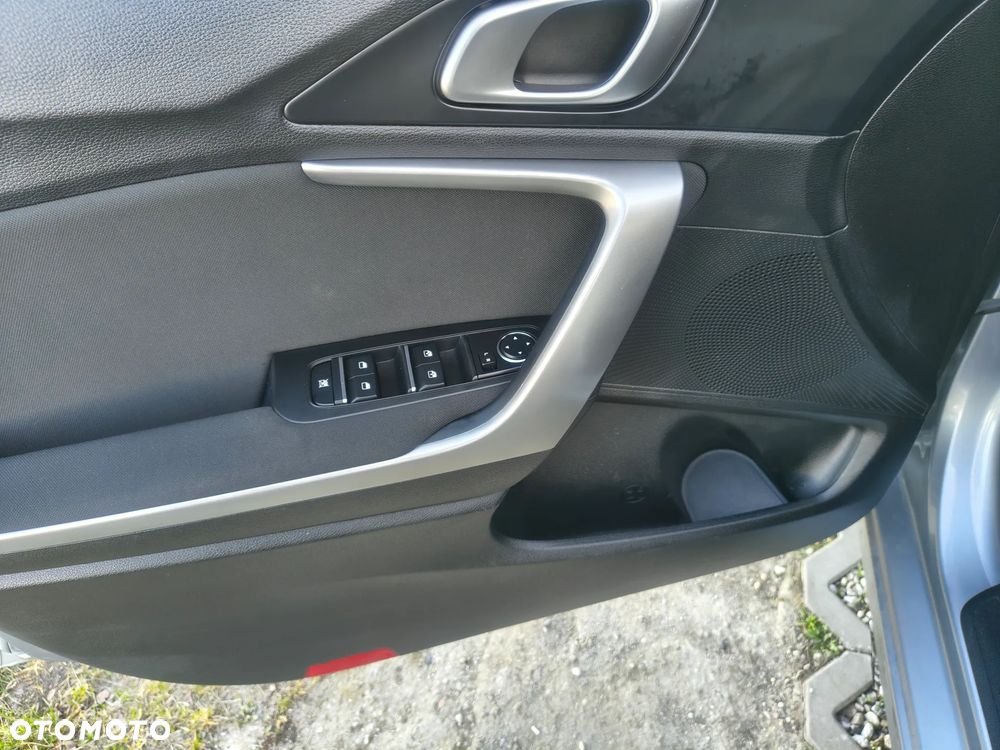 Kia Ceed 1.4 T-GDI L DCT - 14