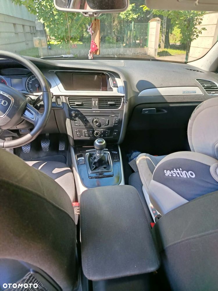 Audi A4 Avant 2.0 TDI Quattro - 30