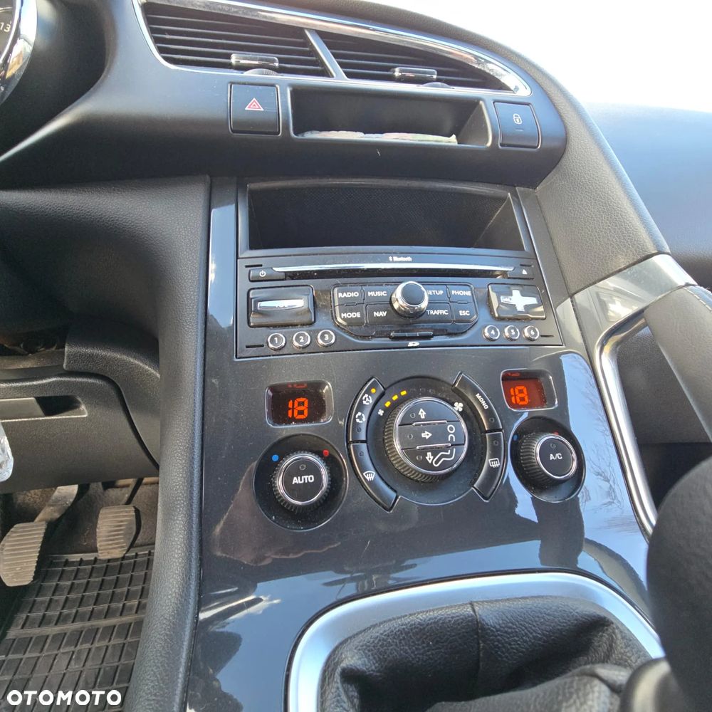 Peugeot 3008 ver-1-6-hdi-trendy - 26