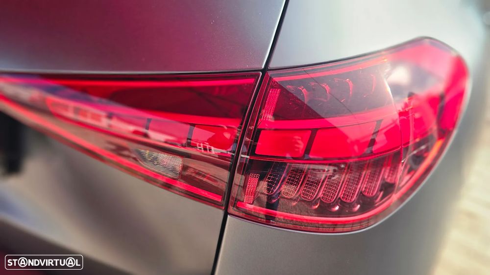 Mercedes-Benz C 300 e T 9G-TRONIC AMG Line - 13