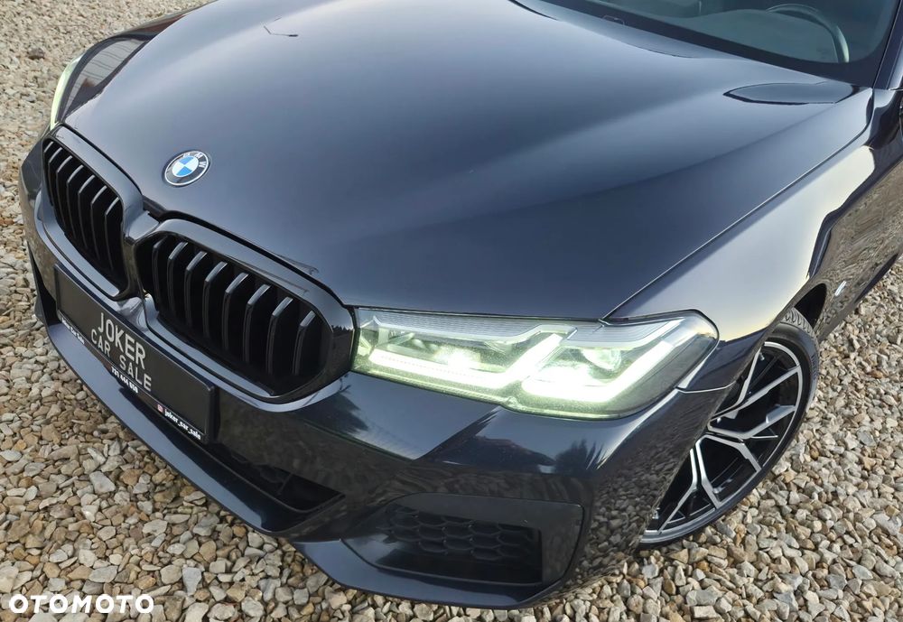 BMW Seria 5 520d xDrive Touring M Sport Edition - 38