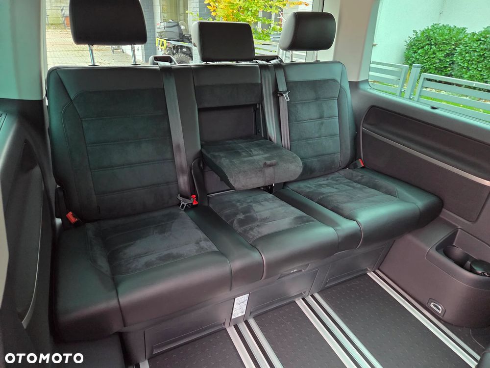 Volkswagen Multivan - 13